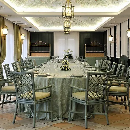 Plaza 호텔 4*