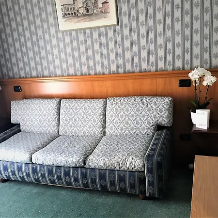 Plaza 4* 페루자