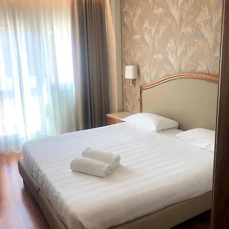 Plaza 호텔 4*