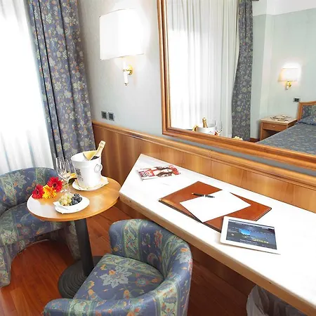 Plaza 4* 페루자